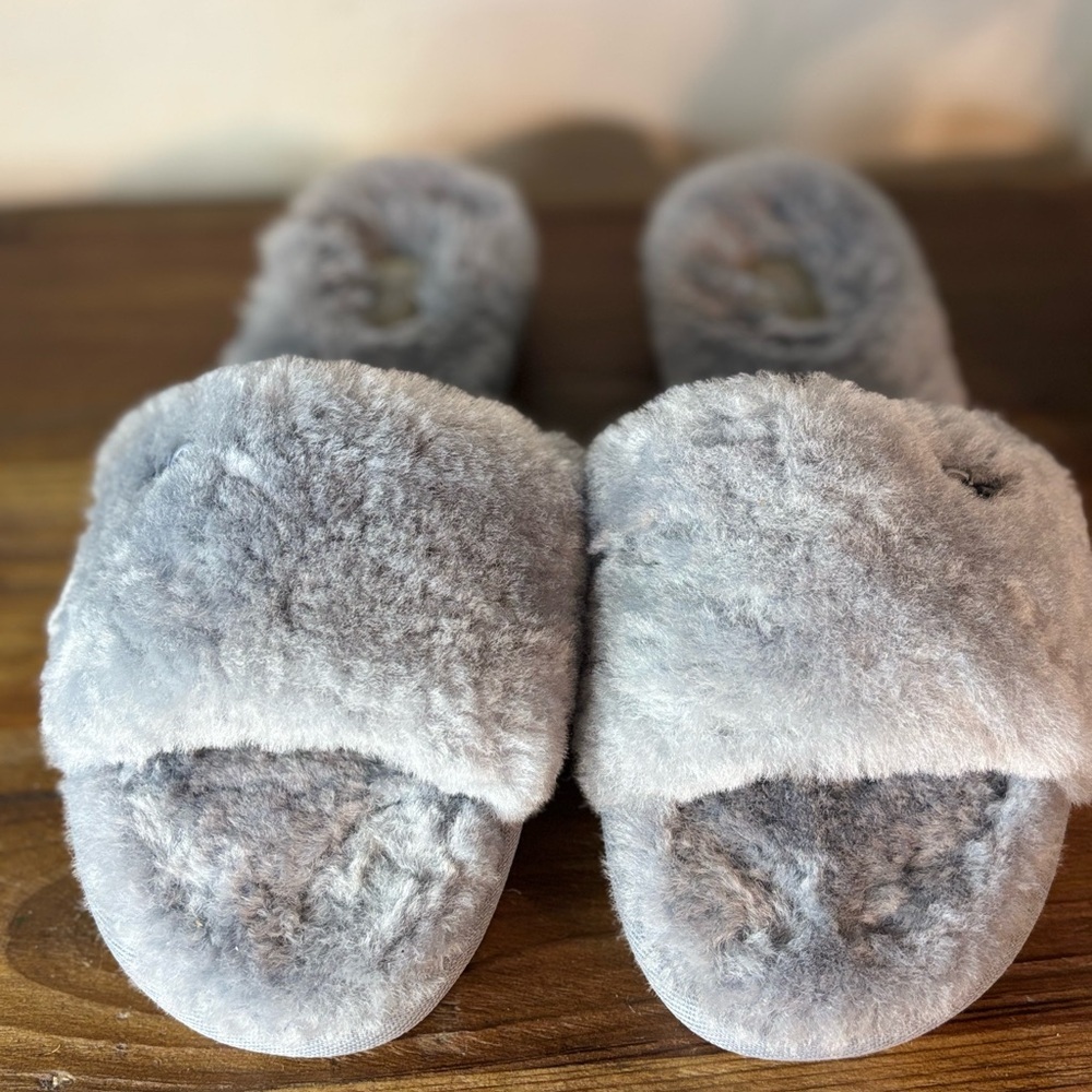 UGG Soft Gray Slippers Size 6